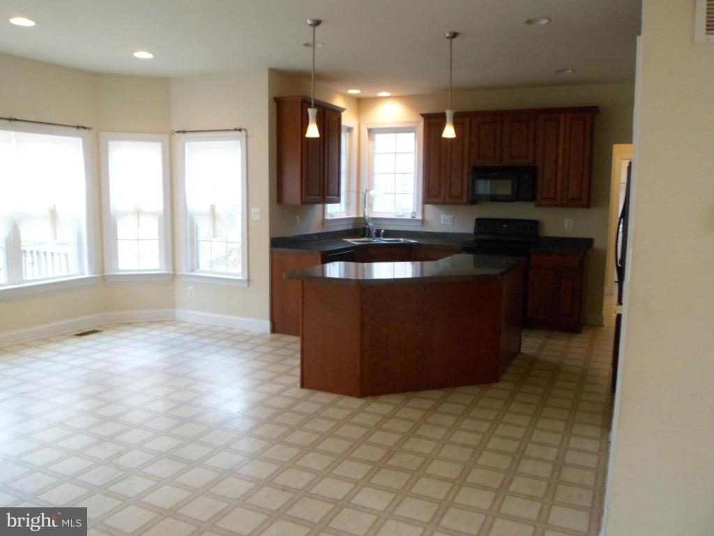 ACADEMY HILLS - Residential Lease