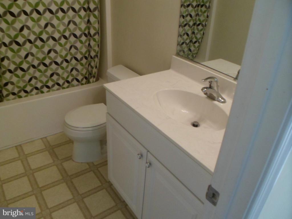 ACADEMY HILLS - Residential Lease