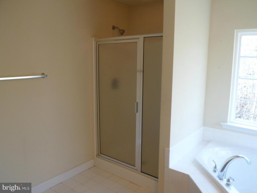 ACADEMY HILLS - Residential Lease