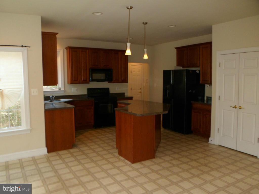 ACADEMY HILLS - Residential Lease