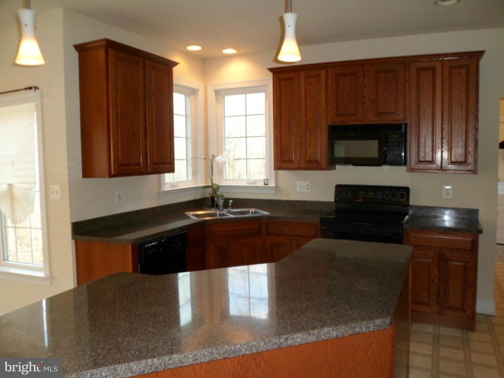 ACADEMY HILLS - Residential Lease