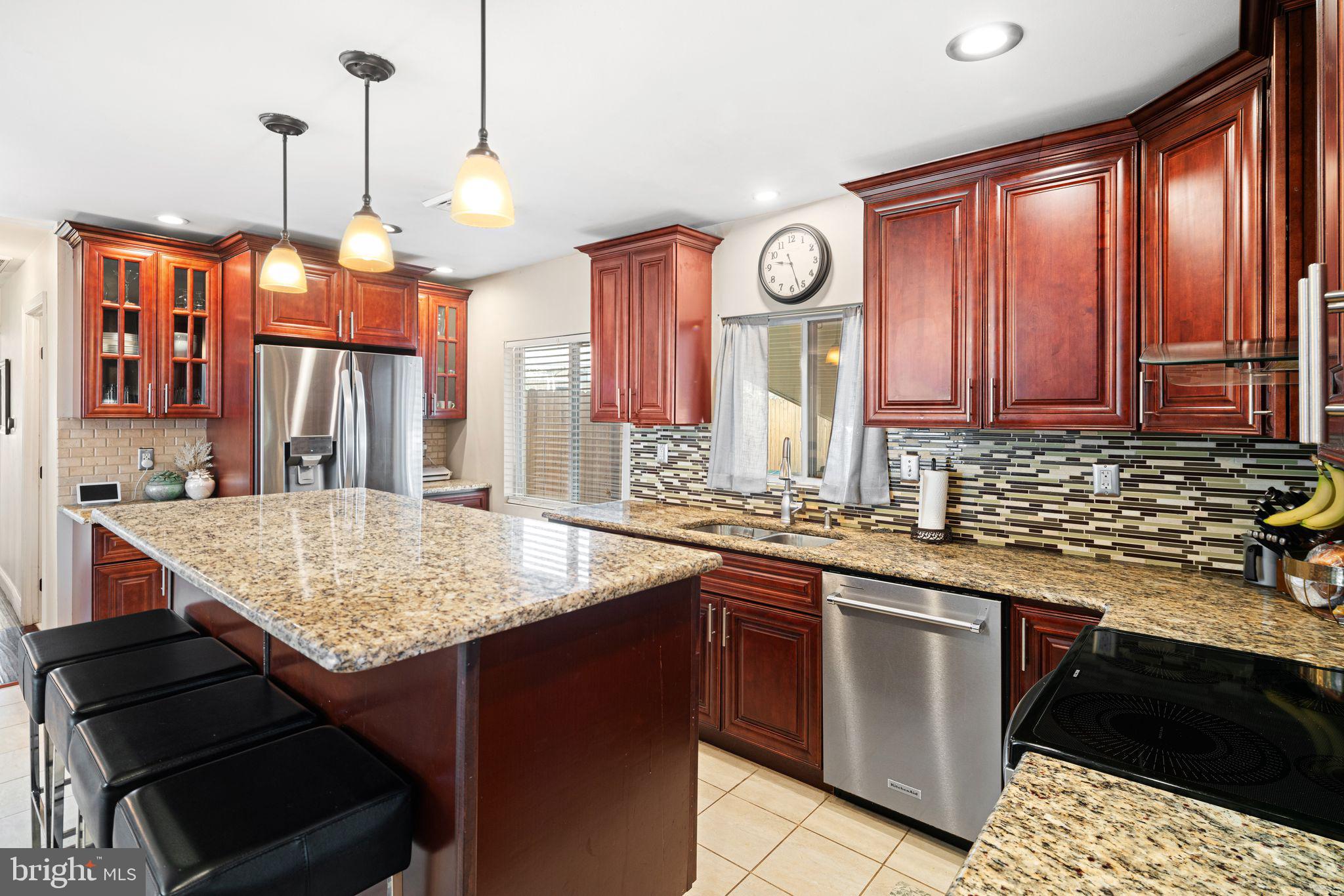 LEVITTOWN - Residential