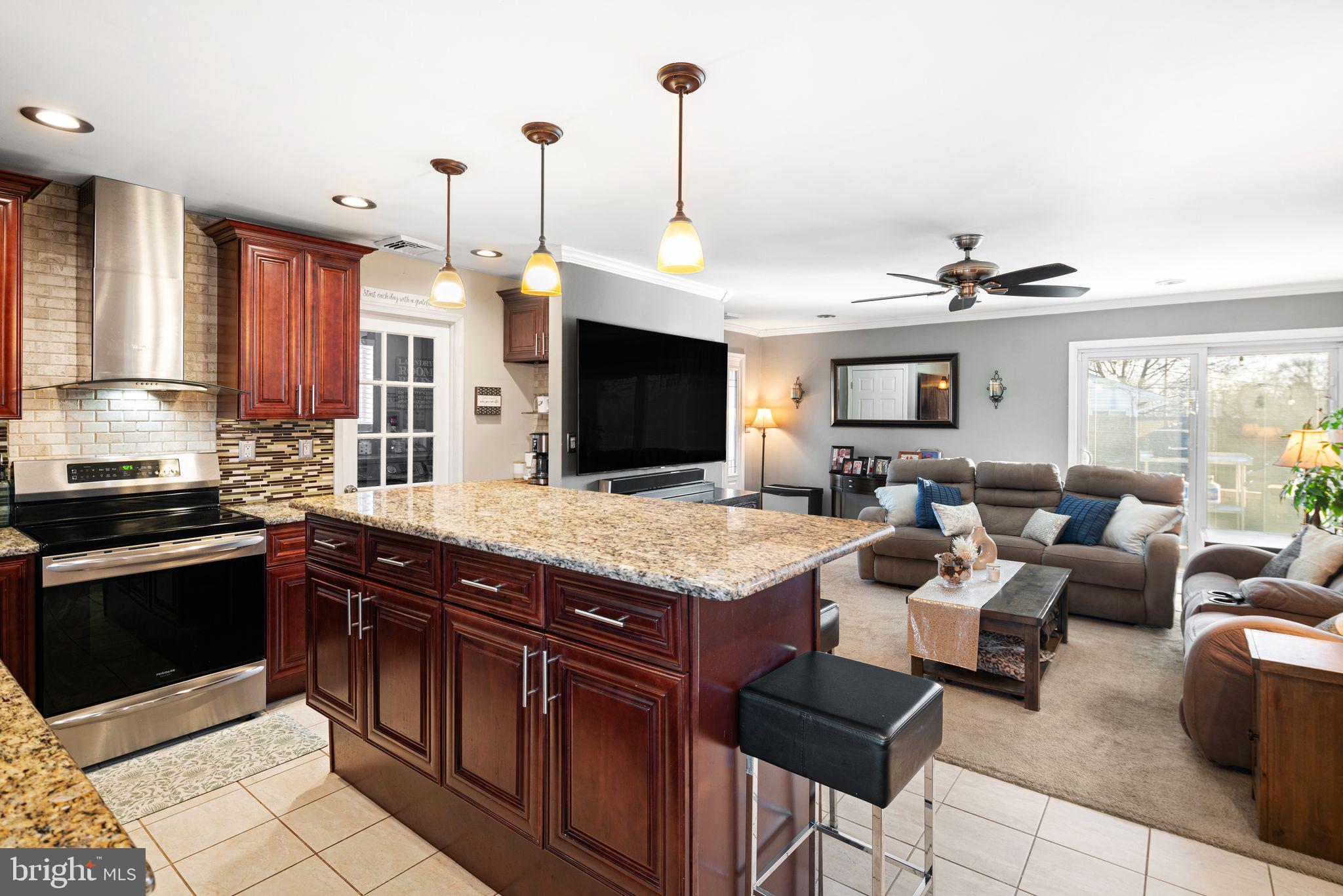 LEVITTOWN - Residential