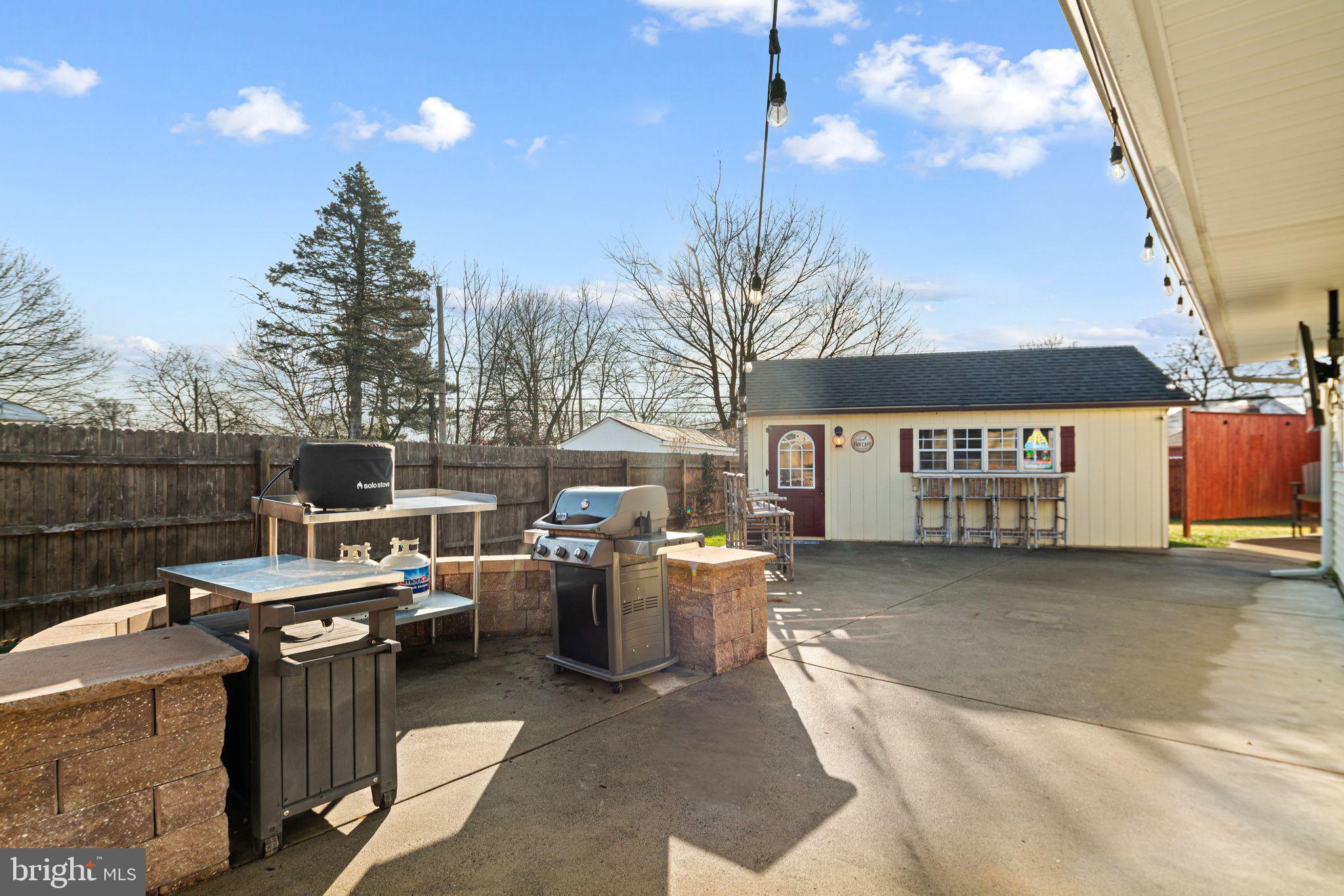 LEVITTOWN - Residential