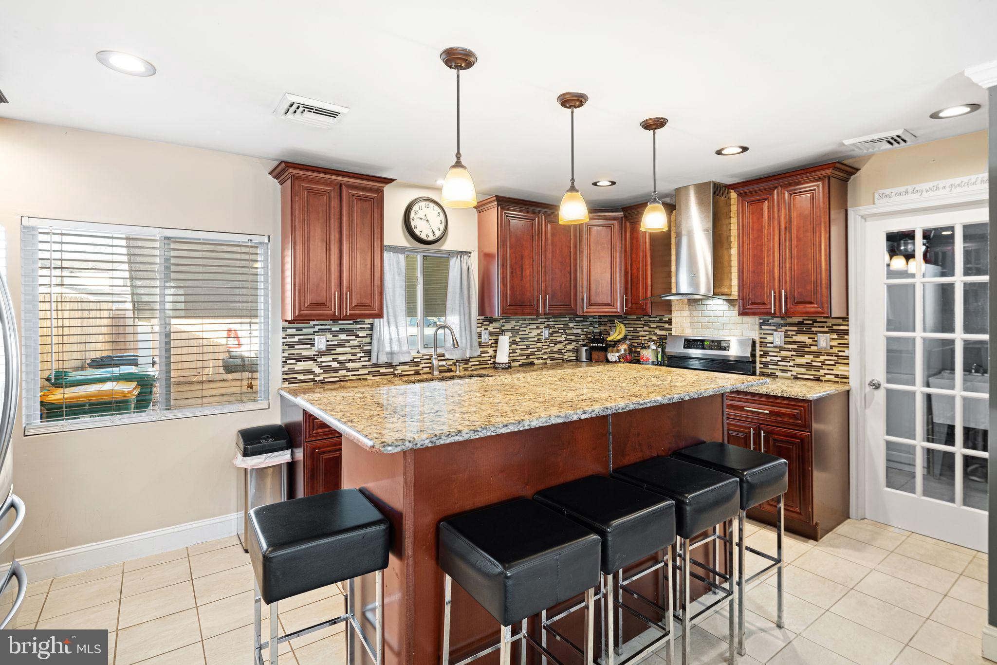 LEVITTOWN - Residential