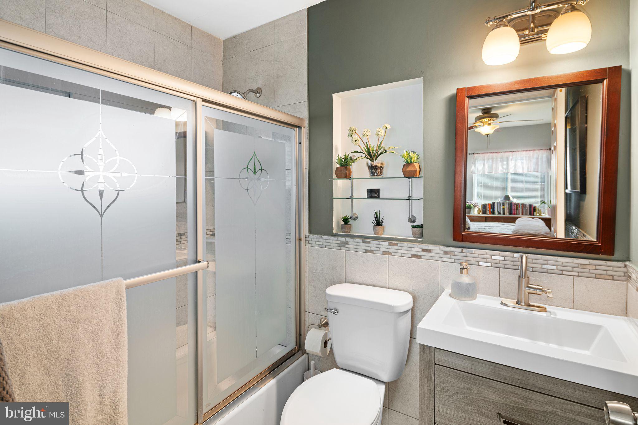 LEVITTOWN - Residential