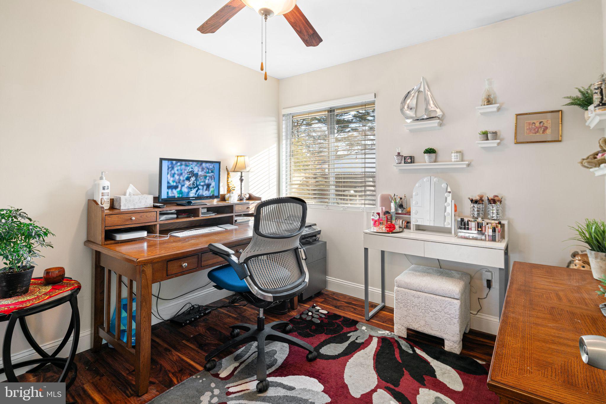 LEVITTOWN - Residential