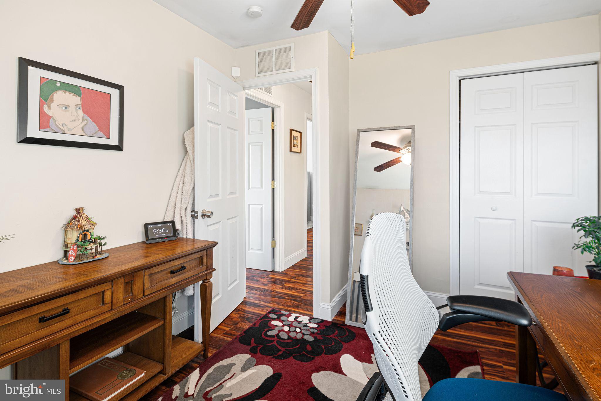 LEVITTOWN - Residential