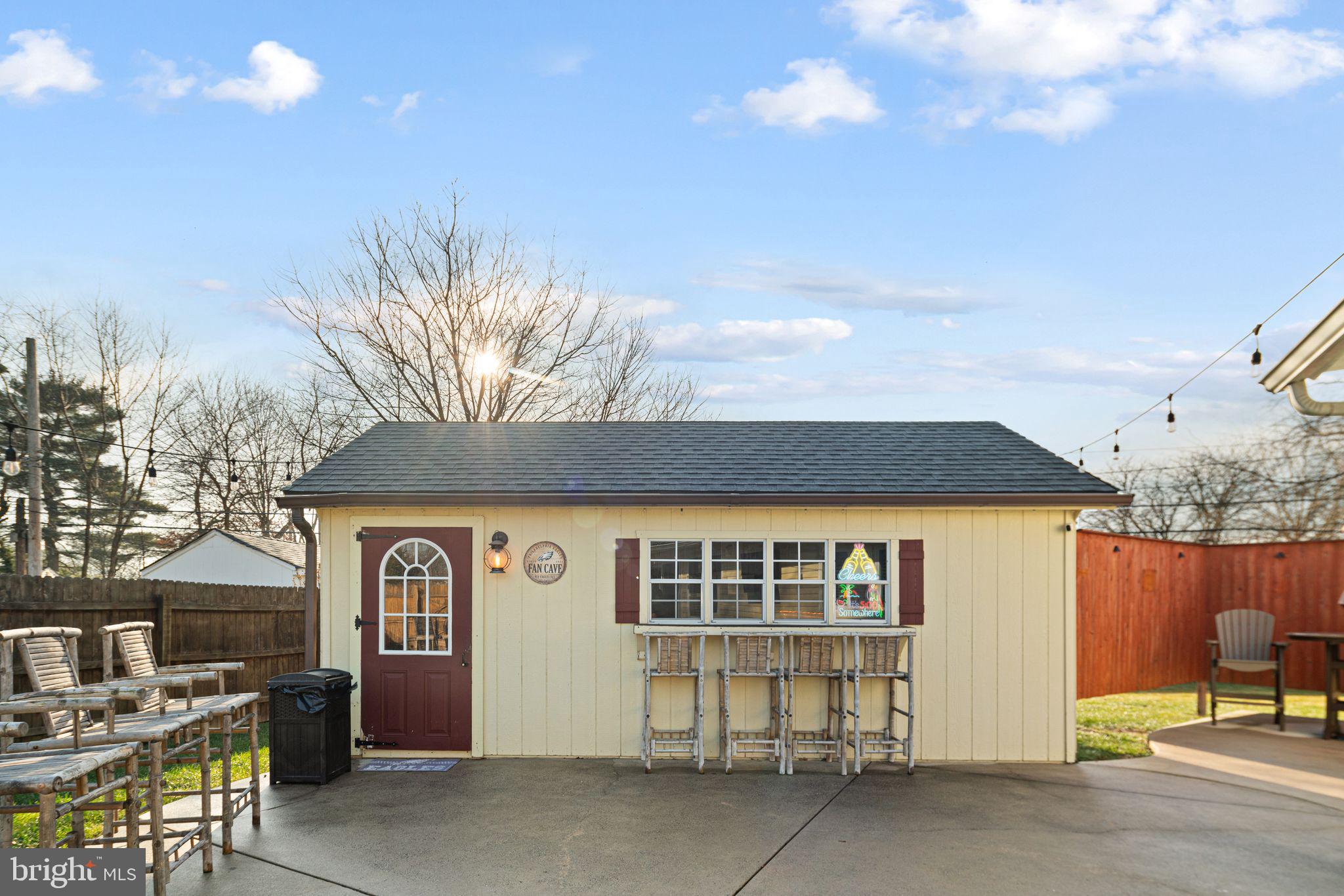 LEVITTOWN - Residential