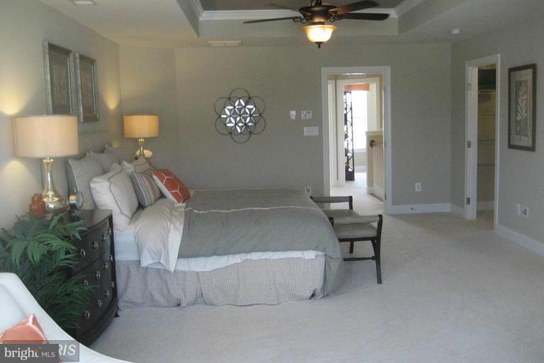 SEVEN HILLS - Residential Lease