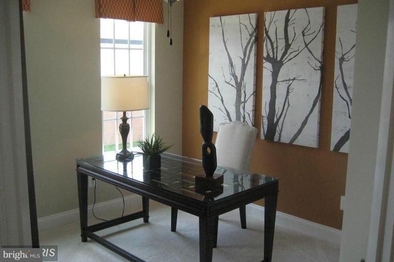 SEVEN HILLS - Residential Lease