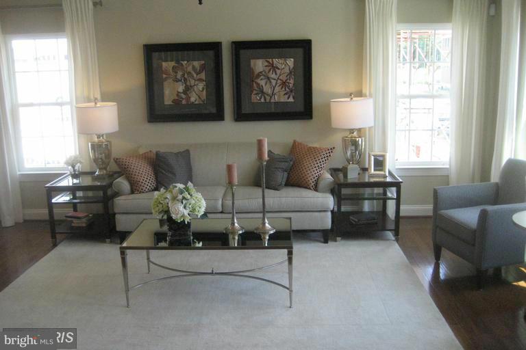 SEVEN HILLS - Residential Lease