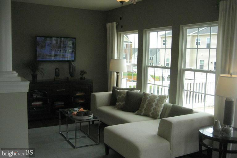 SEVEN HILLS - Residential Lease