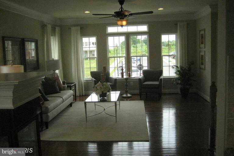 SEVEN HILLS - Residential Lease