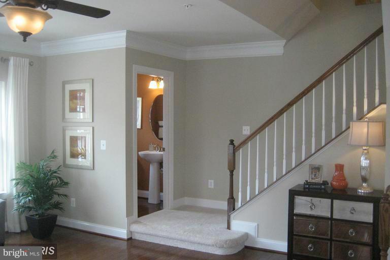 SEVEN HILLS - Residential Lease