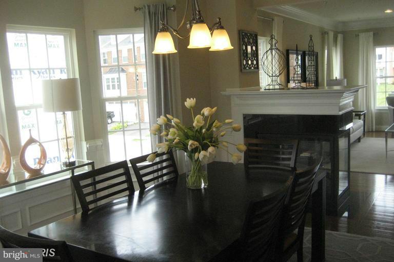 SEVEN HILLS - Residential Lease