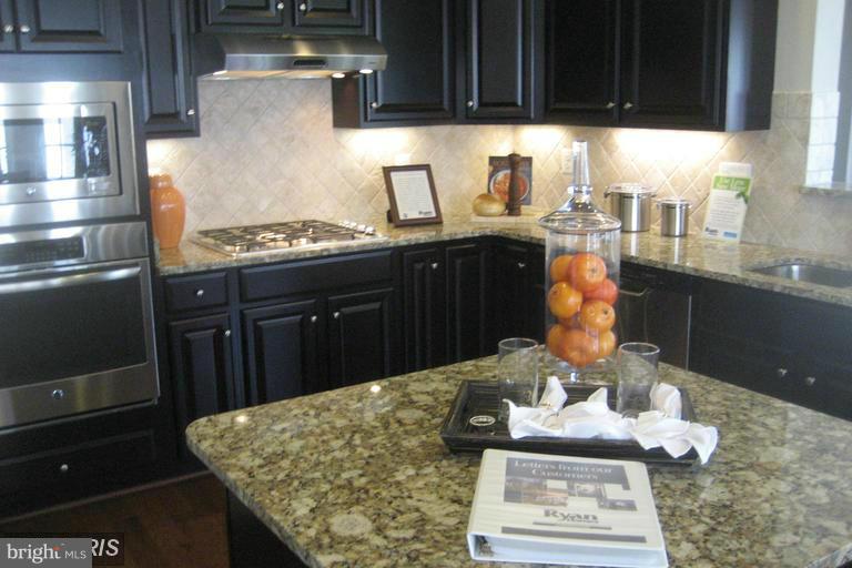 SEVEN HILLS - Residential Lease