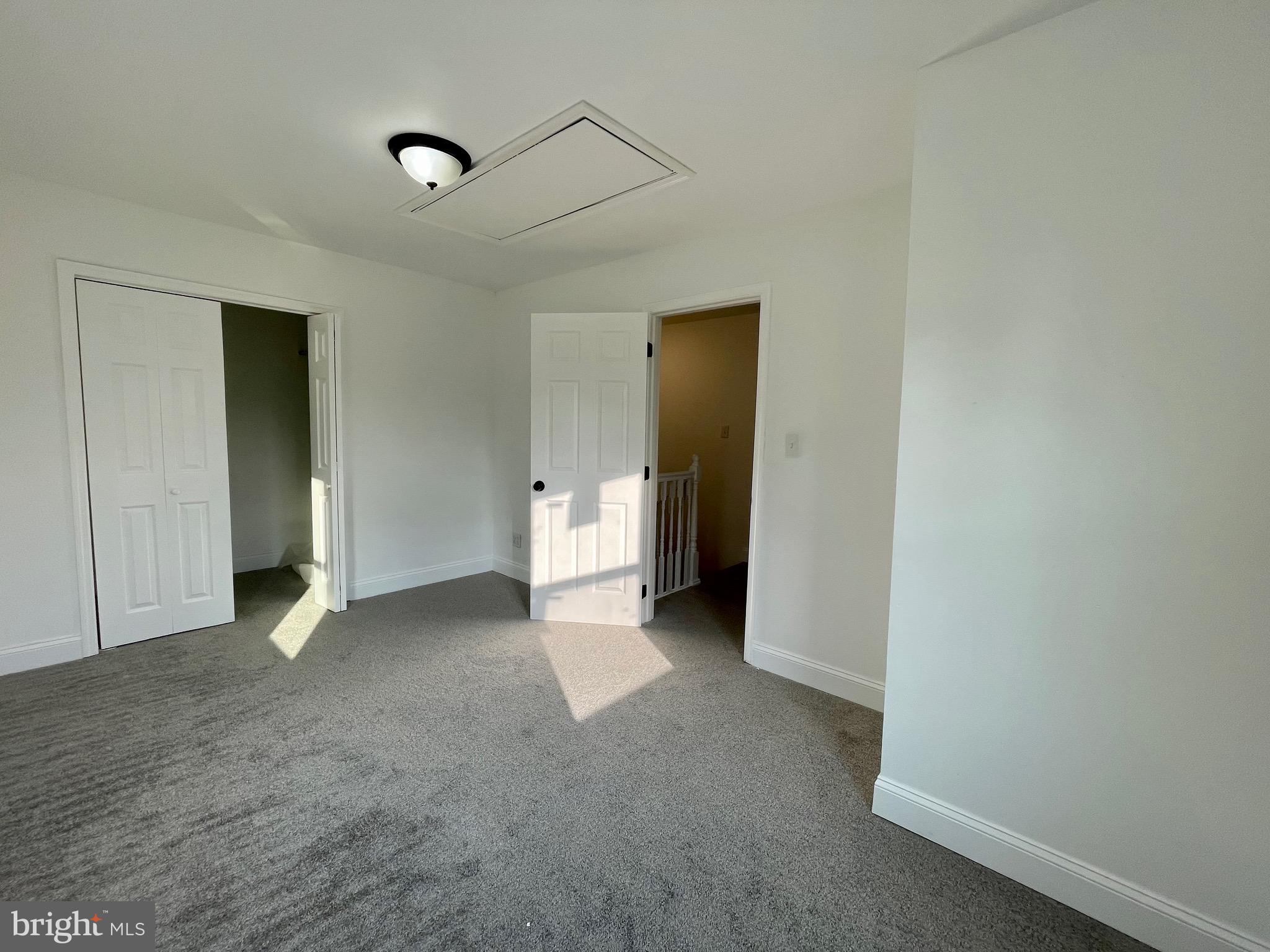 COLONIAL VILLAGE - Residential