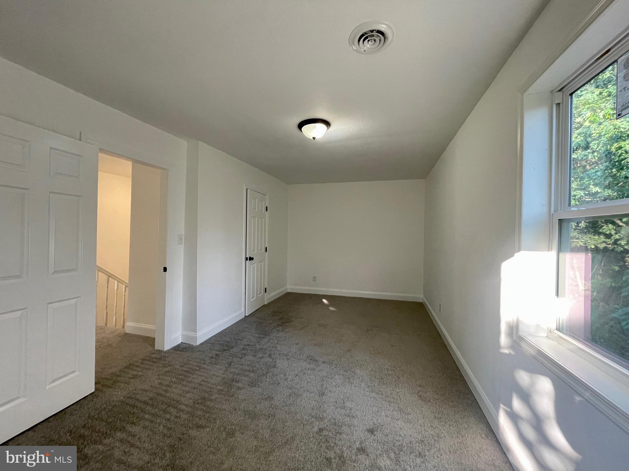 COLONIAL VILLAGE - Residential