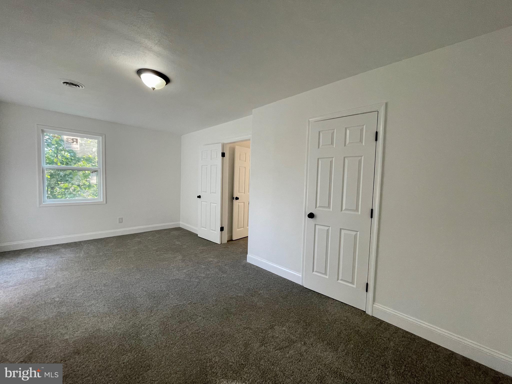 COLONIAL VILLAGE - Residential