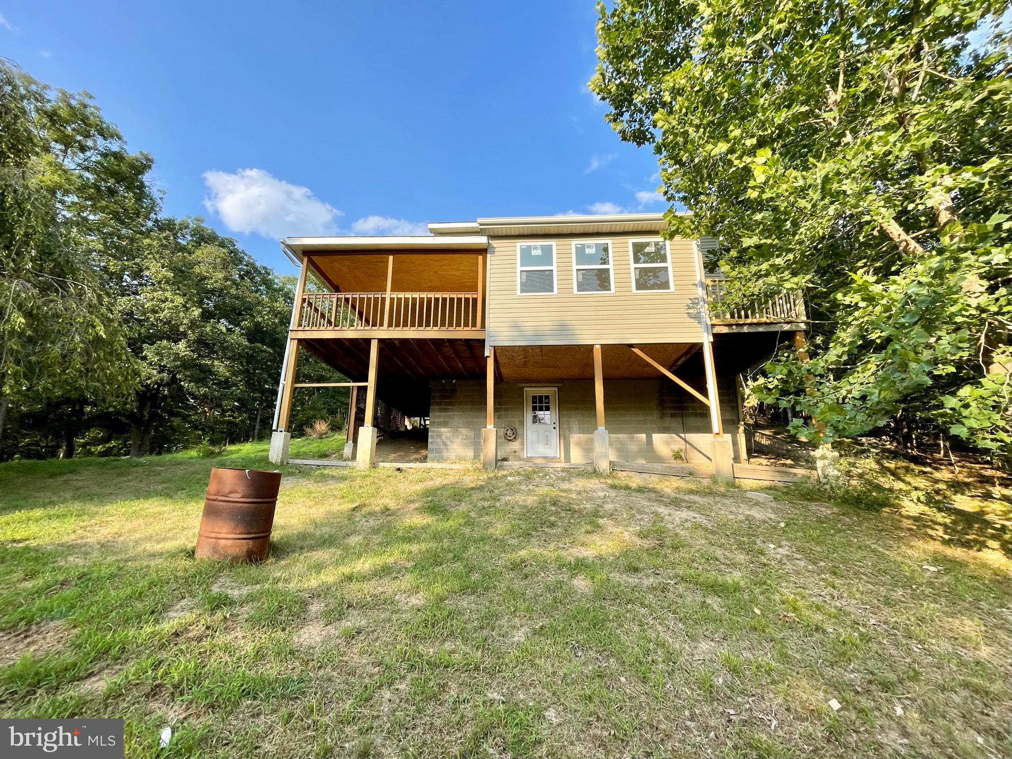 COLONIAL VILLAGE - Residential