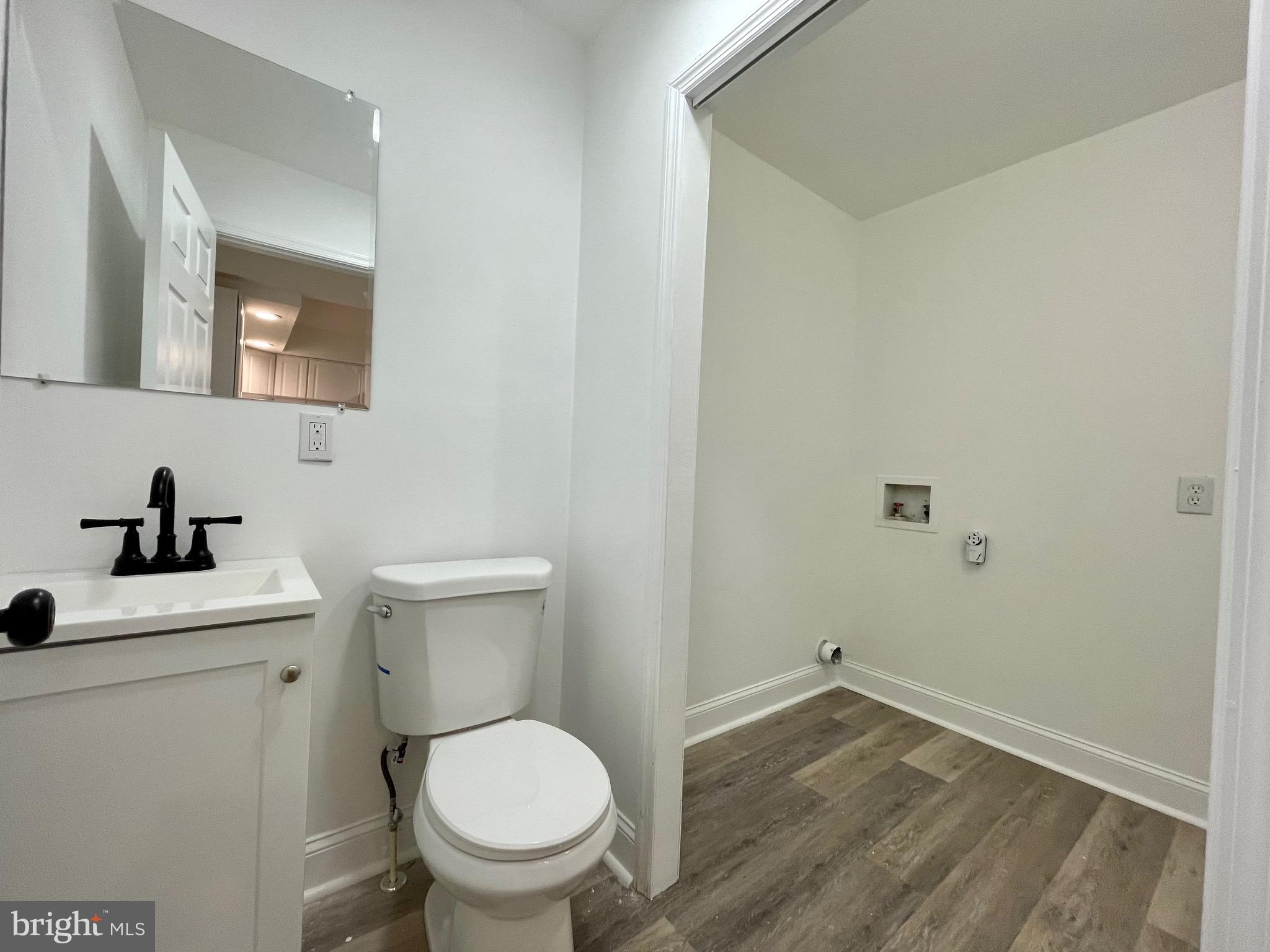 COLONIAL VILLAGE - Residential