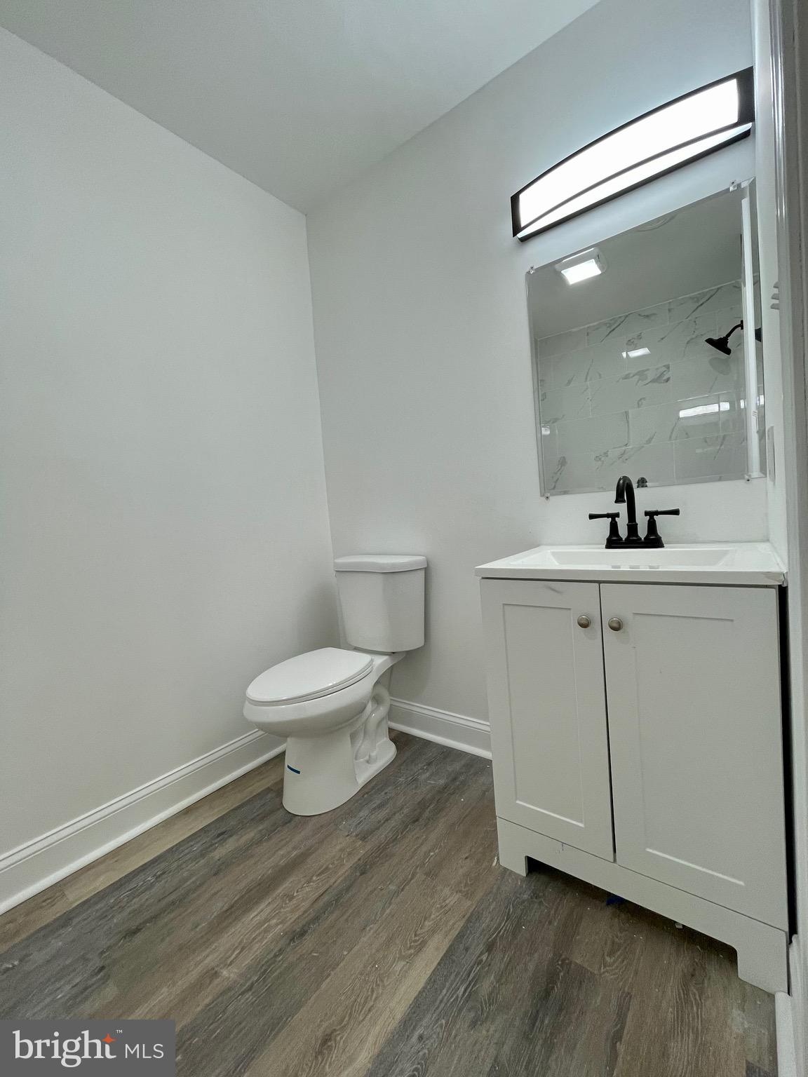 COLONIAL VILLAGE - Residential