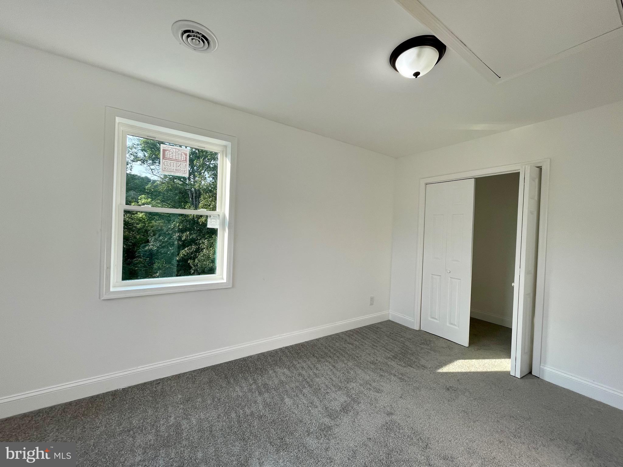 COLONIAL VILLAGE - Residential