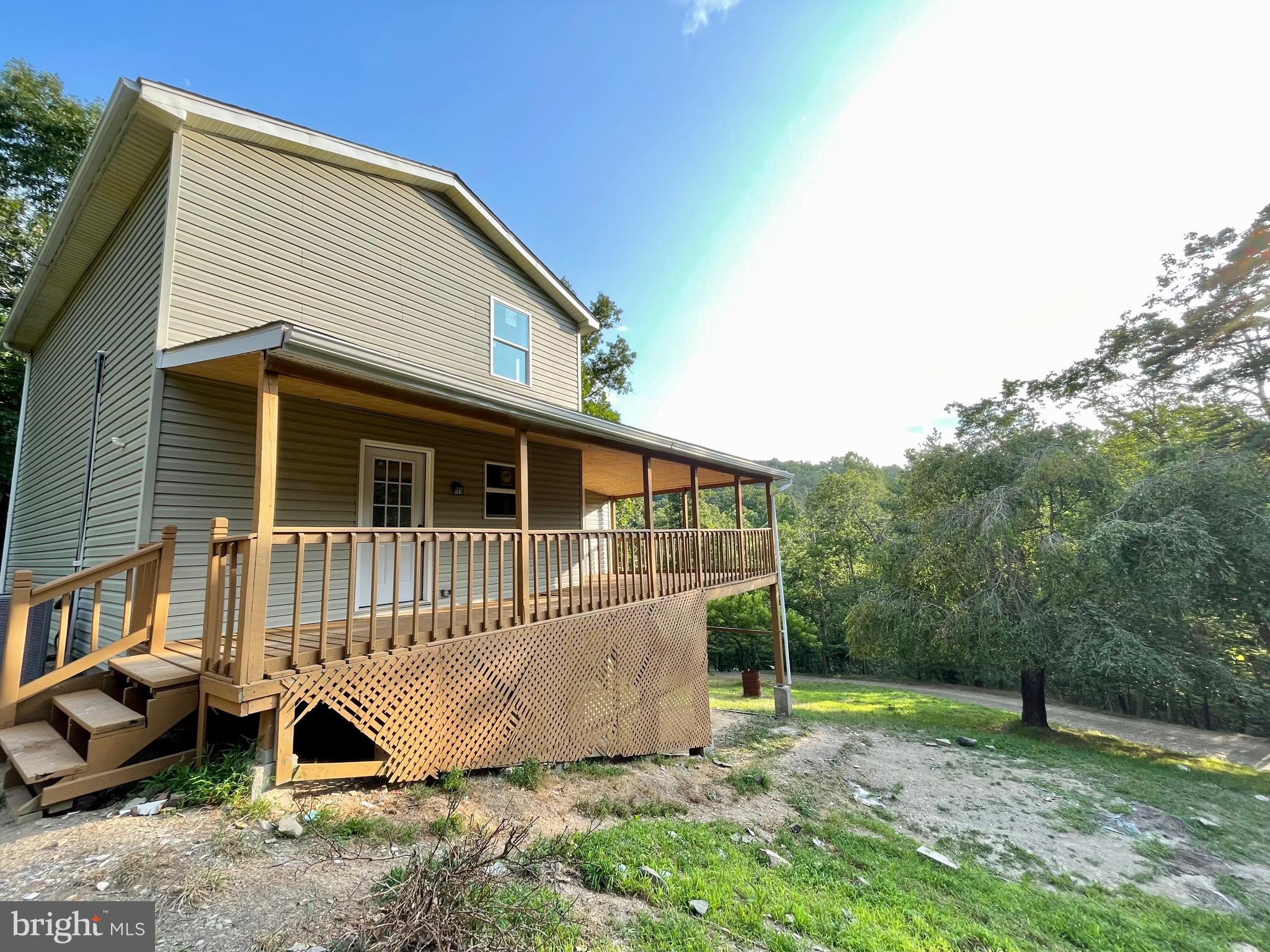 COLONIAL VILLAGE - Residential