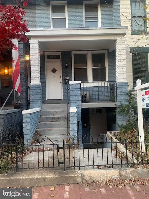 906 I STREET SE 1