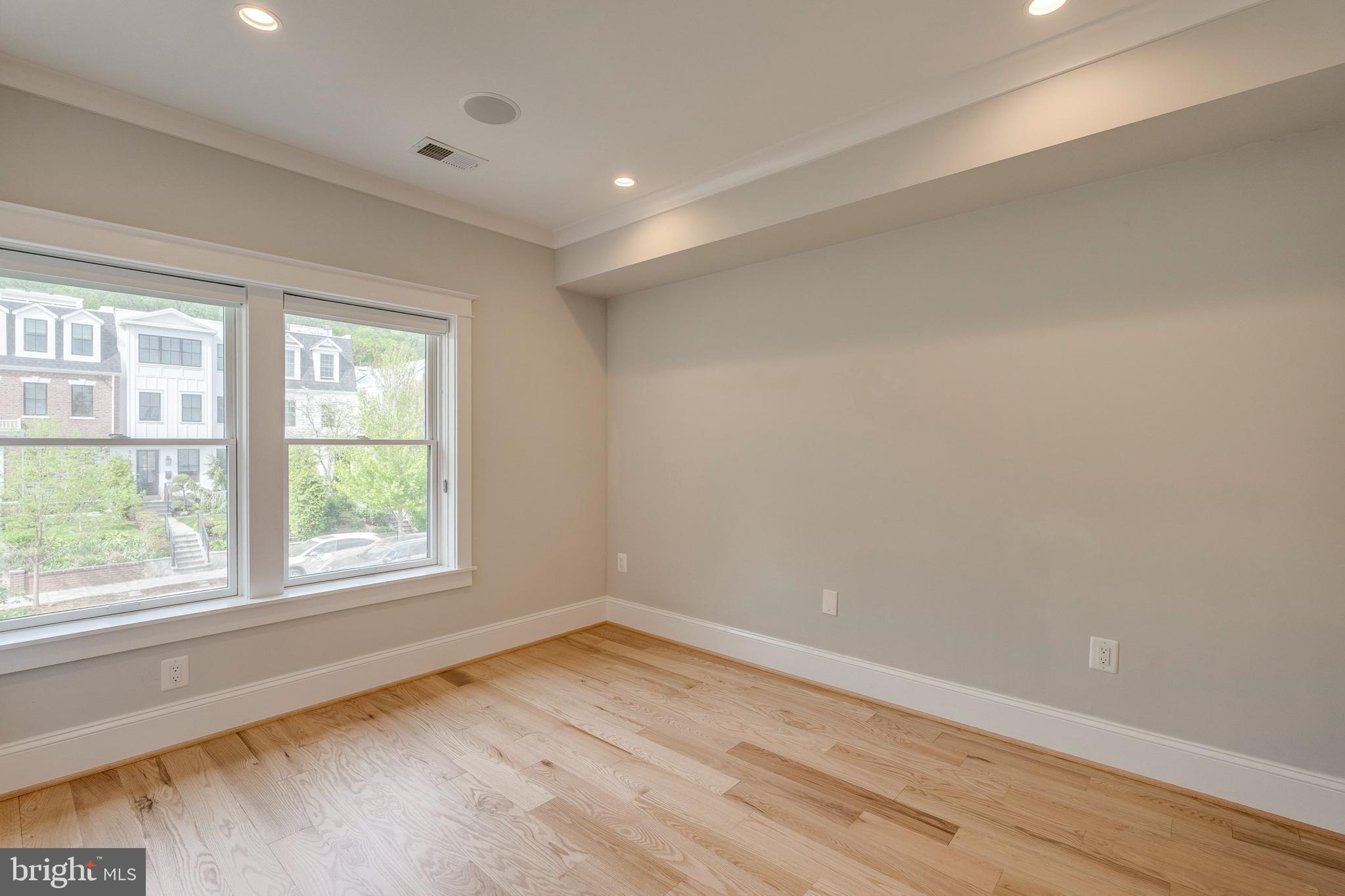 BURLEITH - Residential