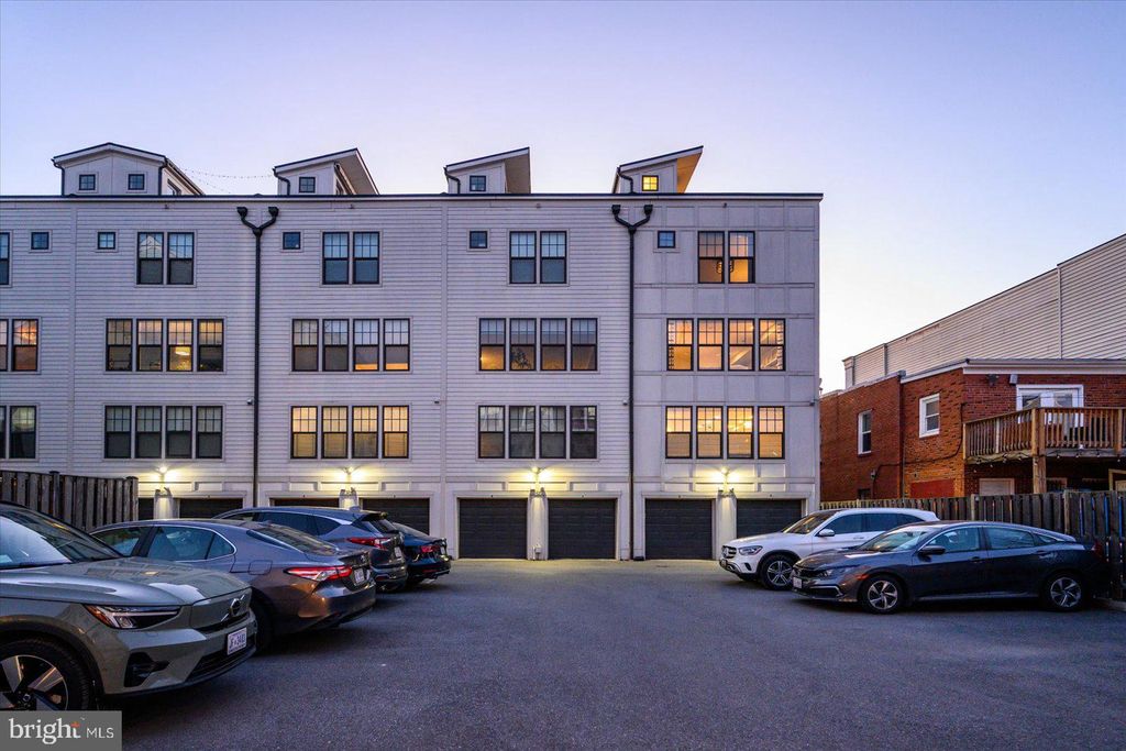 listing image 102