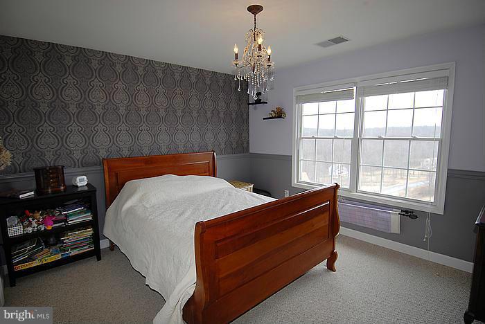 FREEZELAND MANOR - Residential