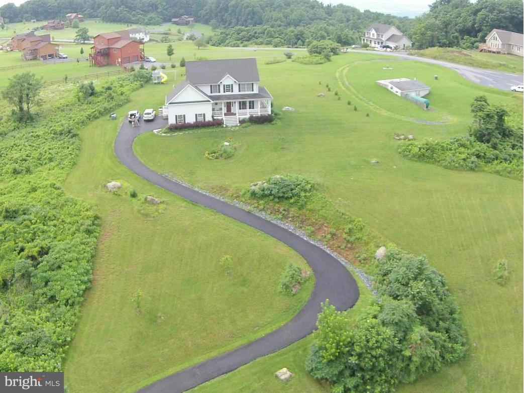 FREEZELAND MANOR - Residential