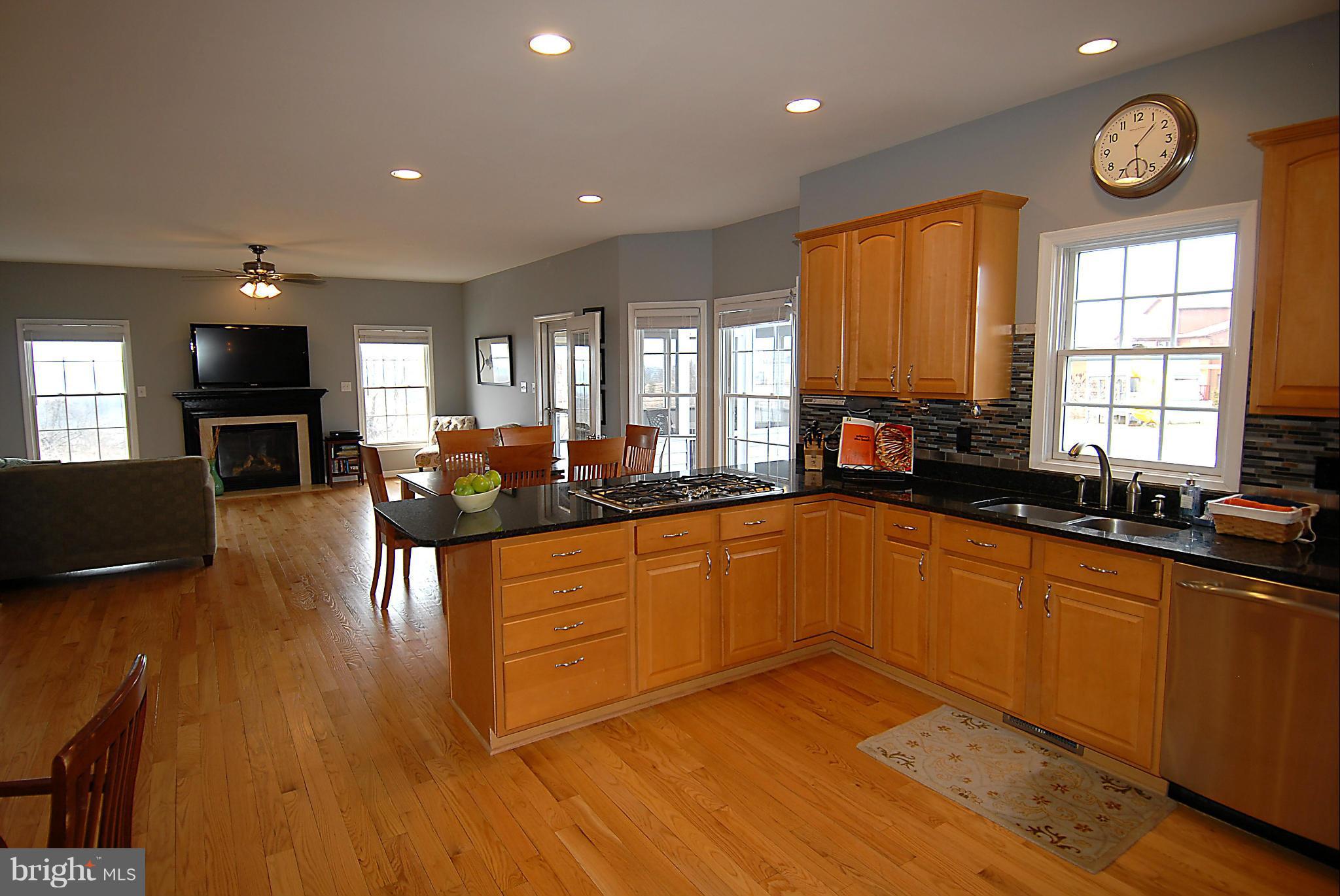 FREEZELAND MANOR - Residential