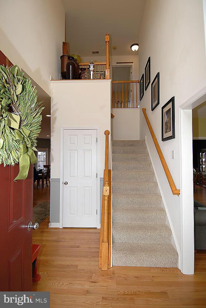 FREEZELAND MANOR - Residential