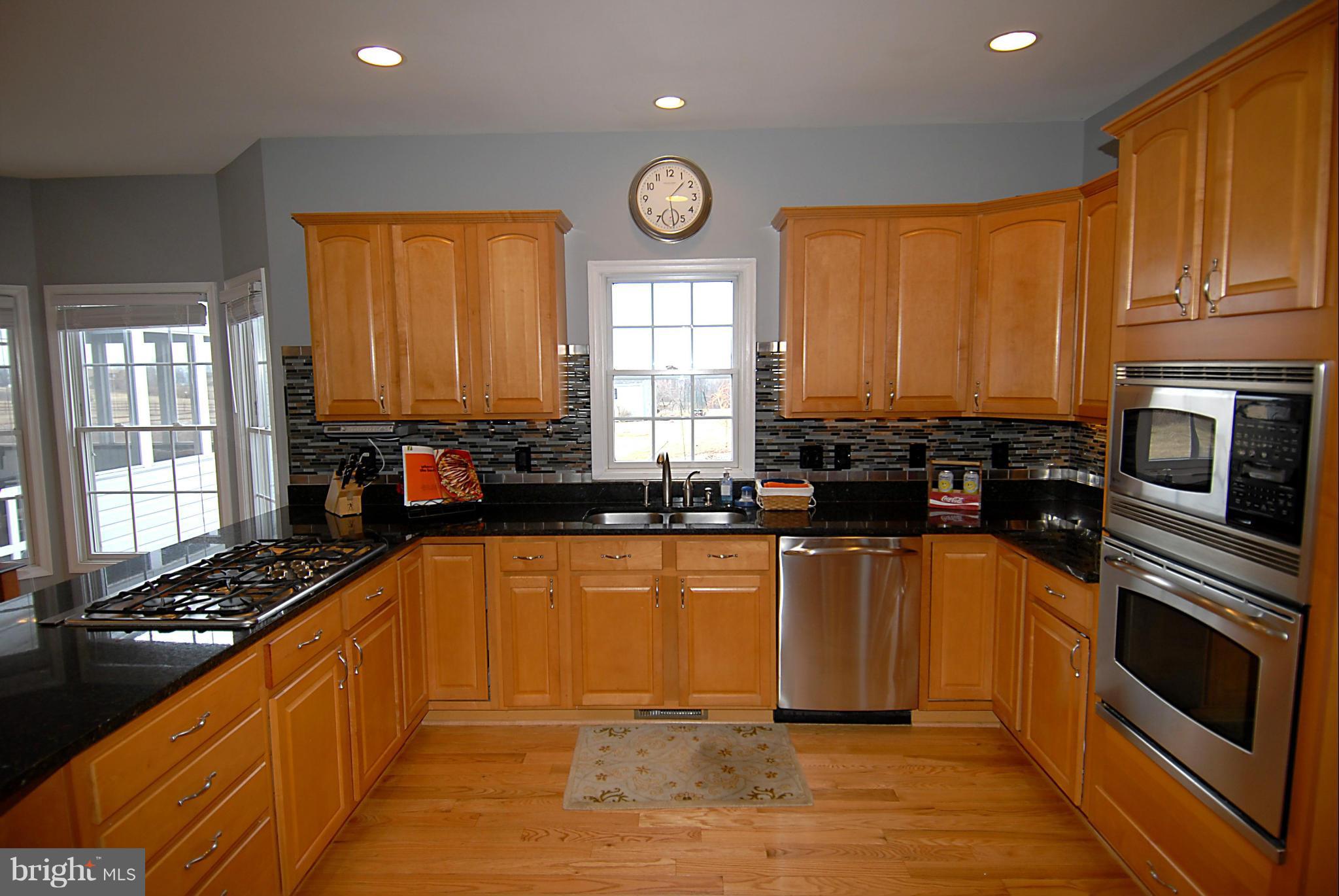 FREEZELAND MANOR - Residential