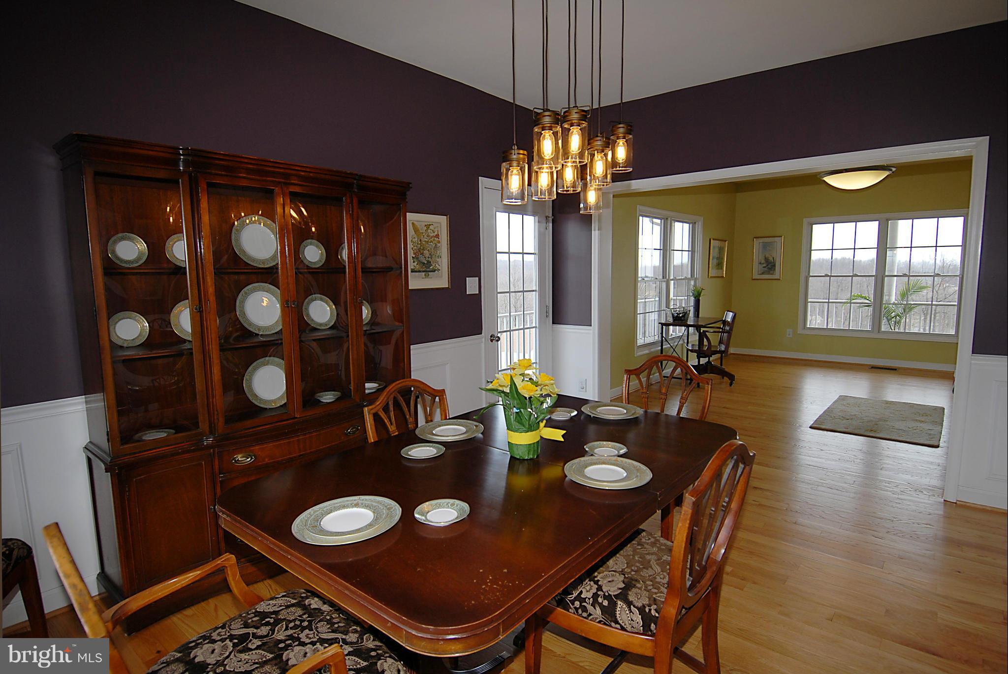 FREEZELAND MANOR - Residential