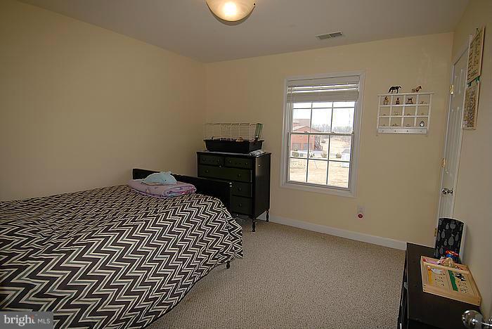 FREEZELAND MANOR - Residential