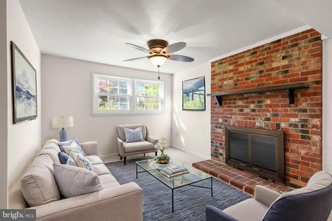 Photo of 14104 Lindendale Road, WOODBRIDGE, VA 22193 (MLS # VAPW2115740)