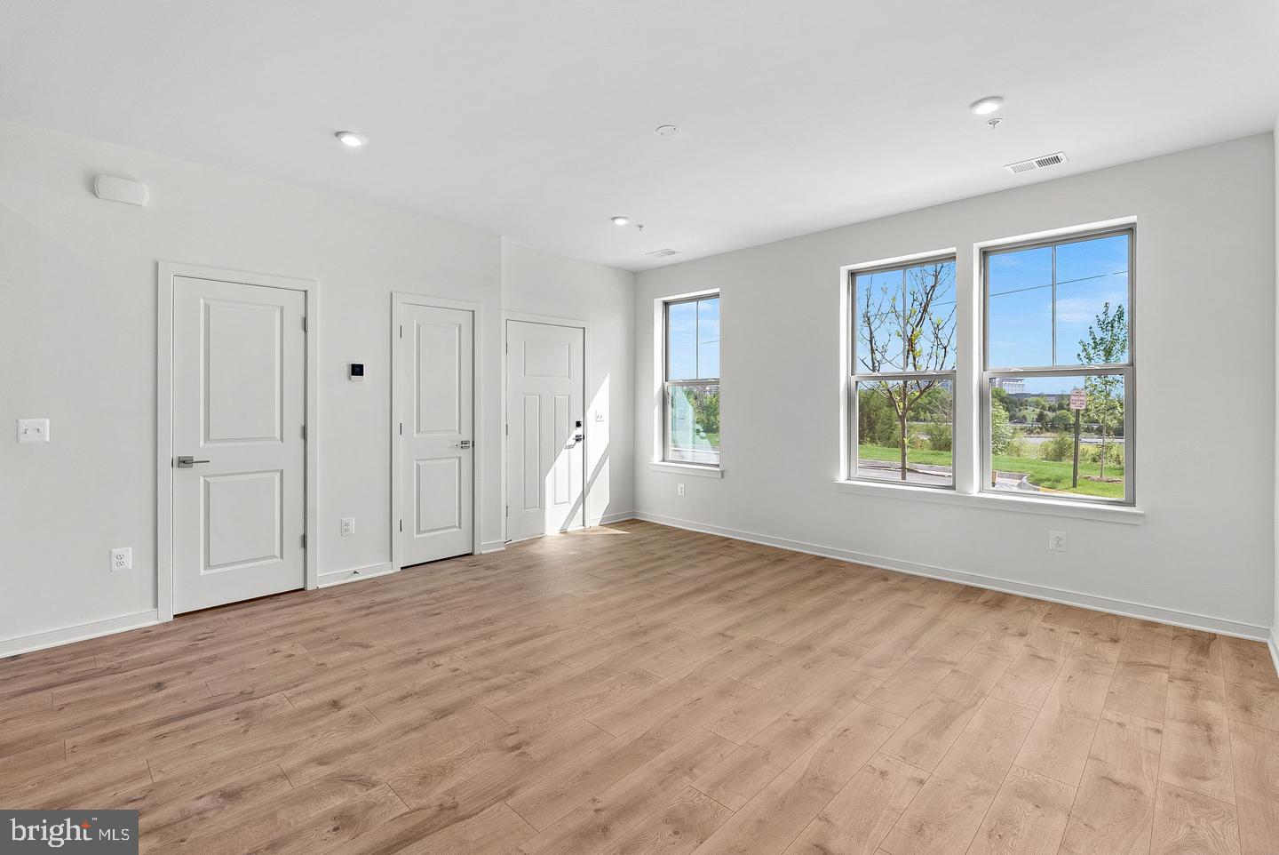 43841 VENETIAN SQUARE