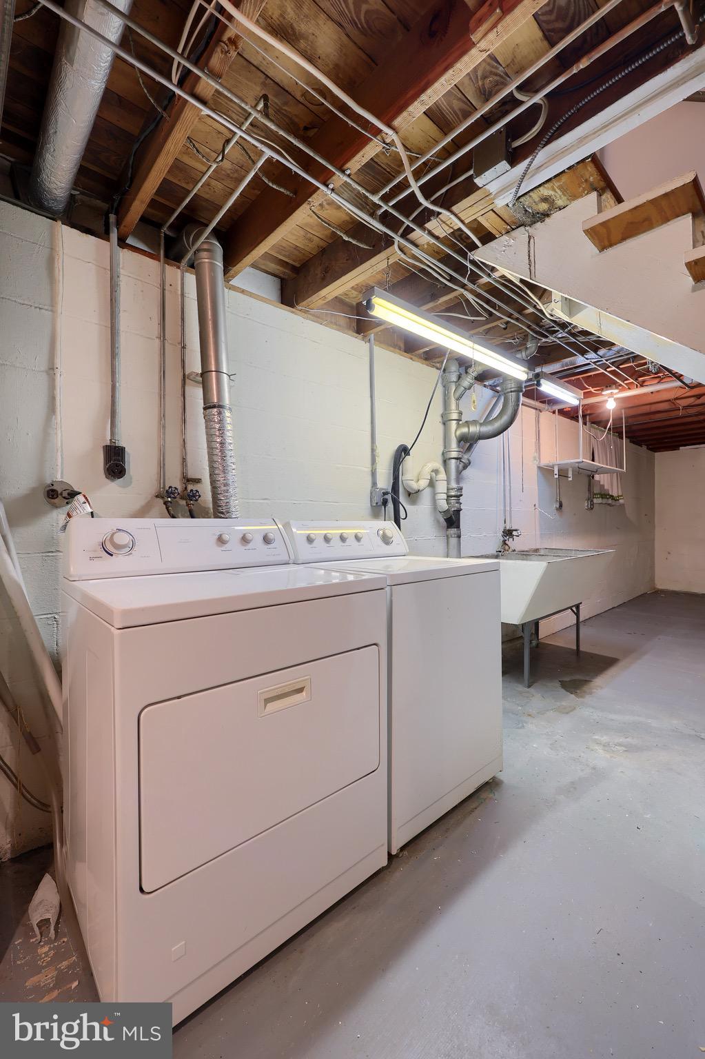 8TH WARD - Residential