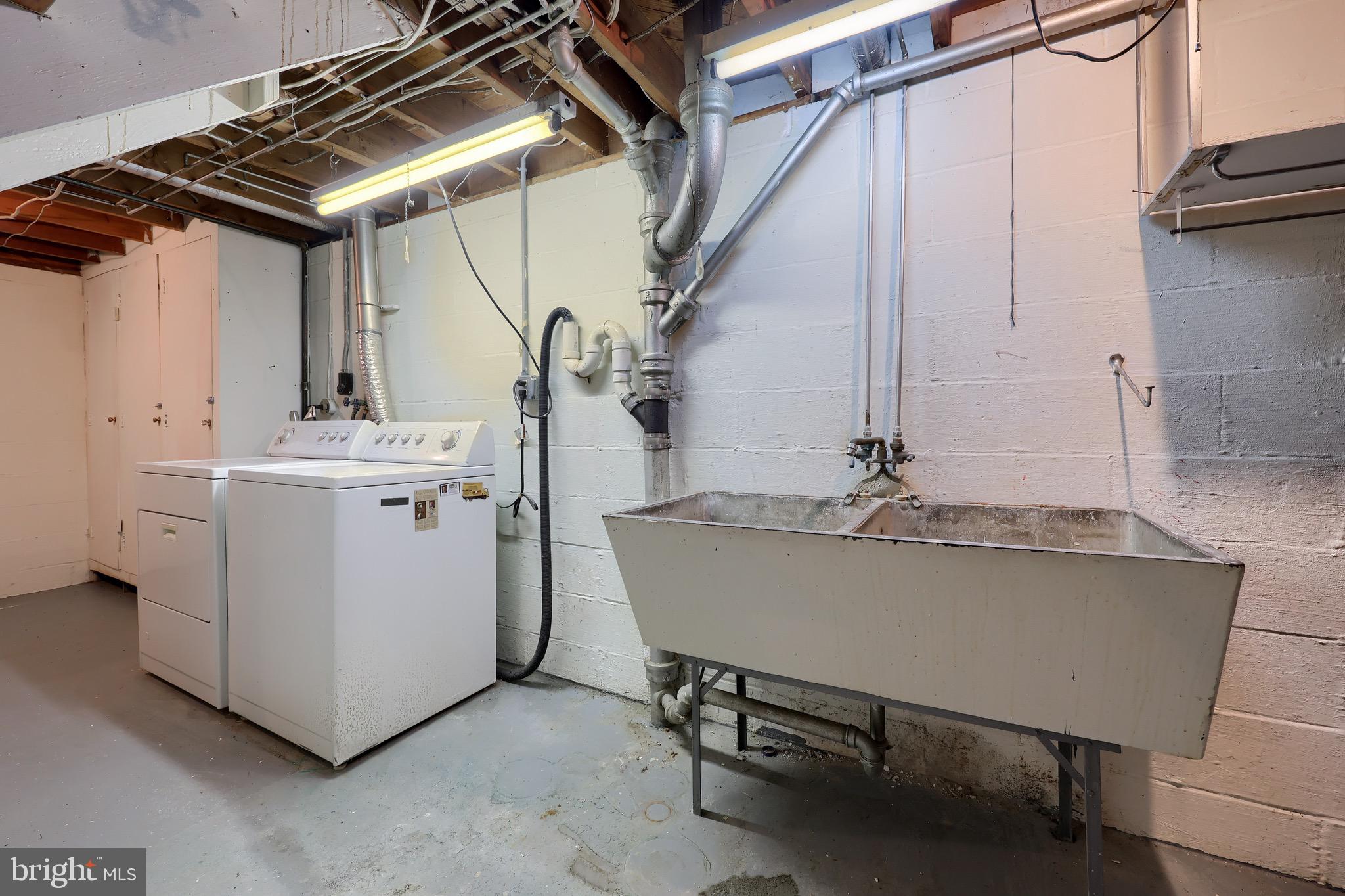 8TH WARD - Residential