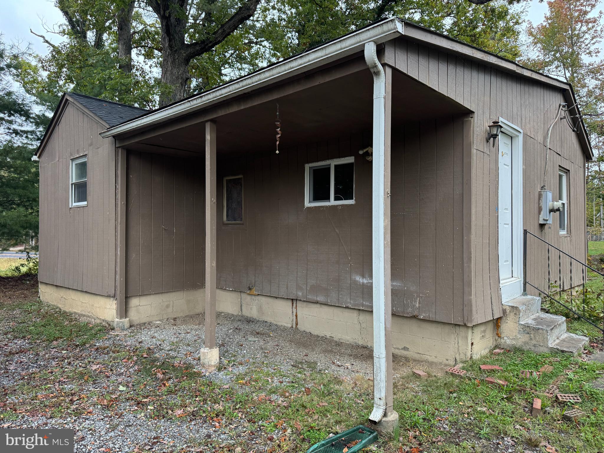 8724 BROCK ROAD