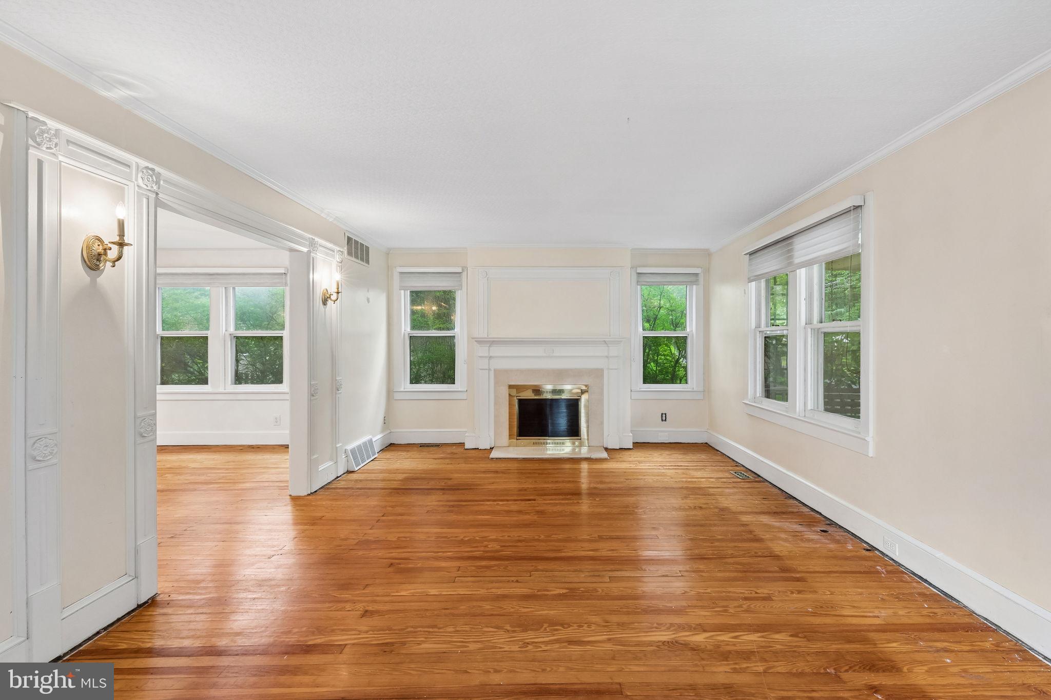 320 W 3RD STREET
