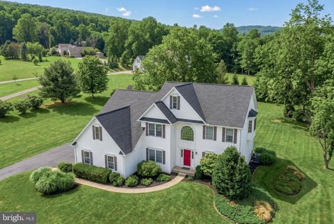 833 STONYBROOK LANE LEWISBERRY PA 17339