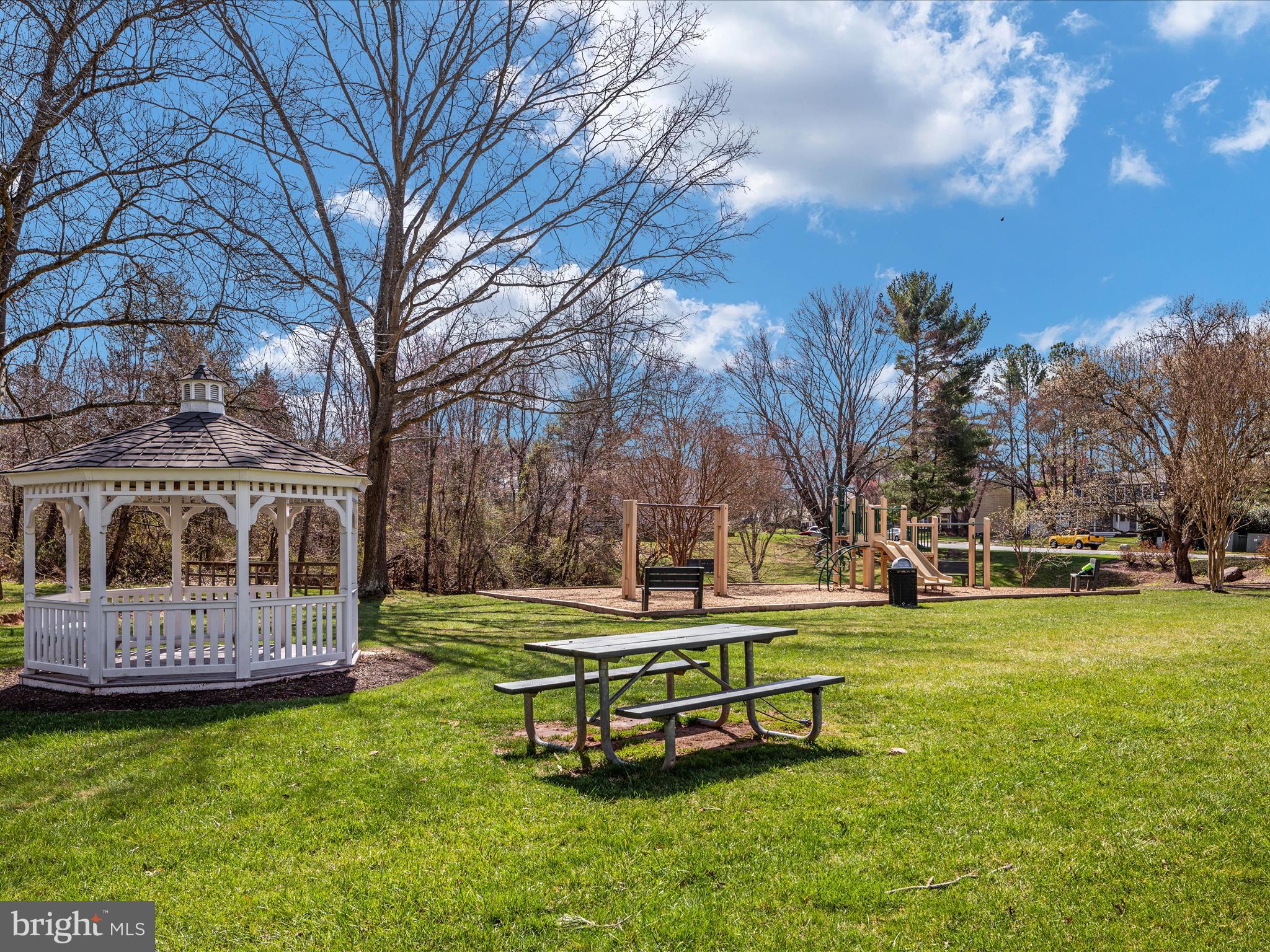 FOX MILL ESTATES - Residential