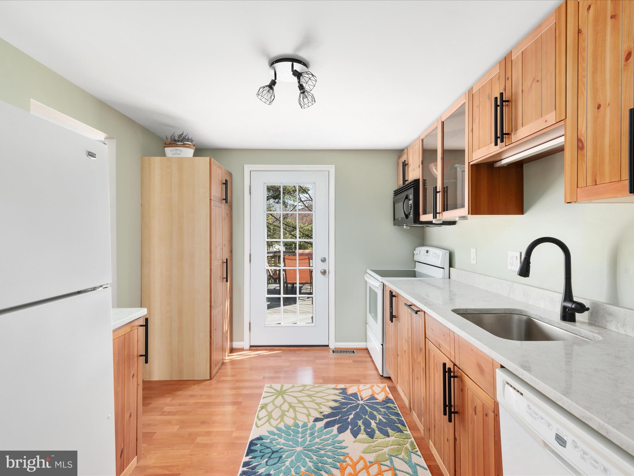 FOX MILL ESTATES - Residential