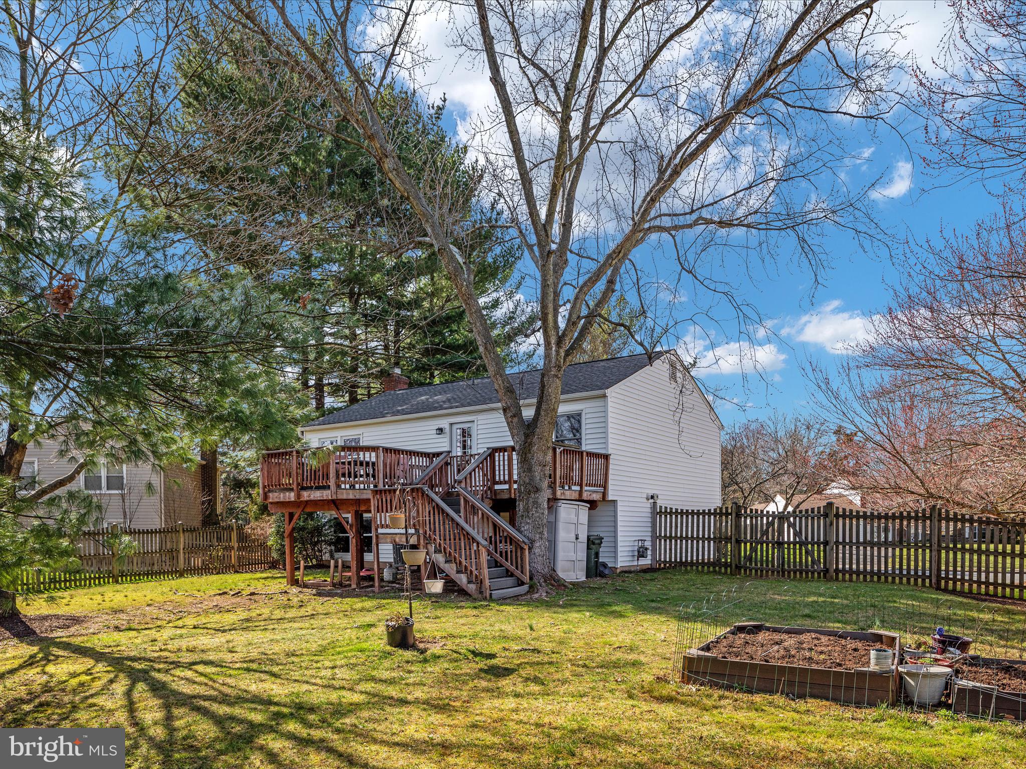 FOX MILL ESTATES - Residential