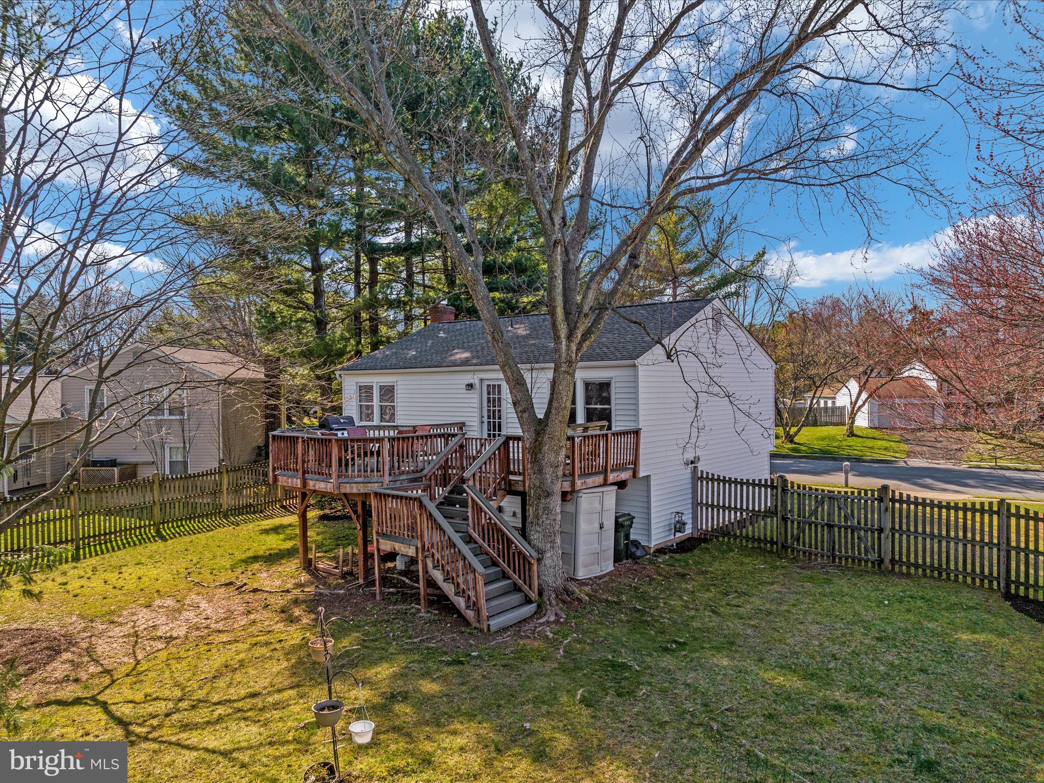 FOX MILL ESTATES - Residential